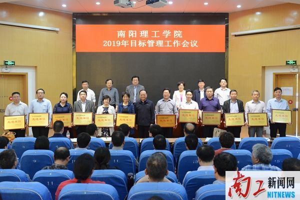 2019-05-11_094155_729181.jpg DSC_4073.JPG