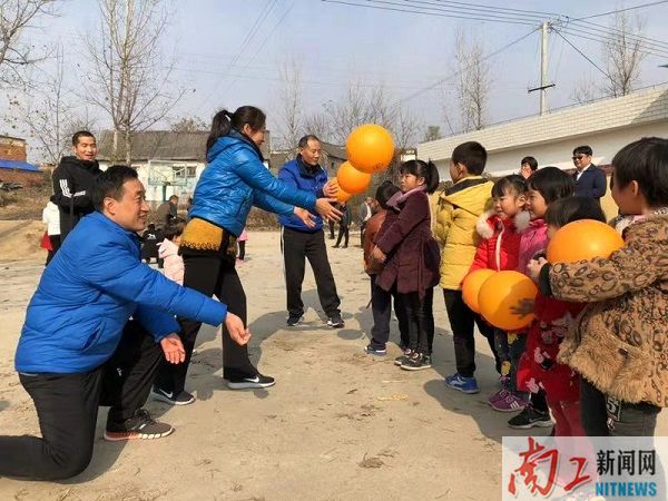 2018-11-27_111134_741960.jpg 2-打排球.jpg